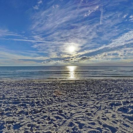 Anna Maria Island Runaway Tropical Dream-One Minute Walk To The Beach-Heated Pool Брадентон-Бич Экстерьер фото