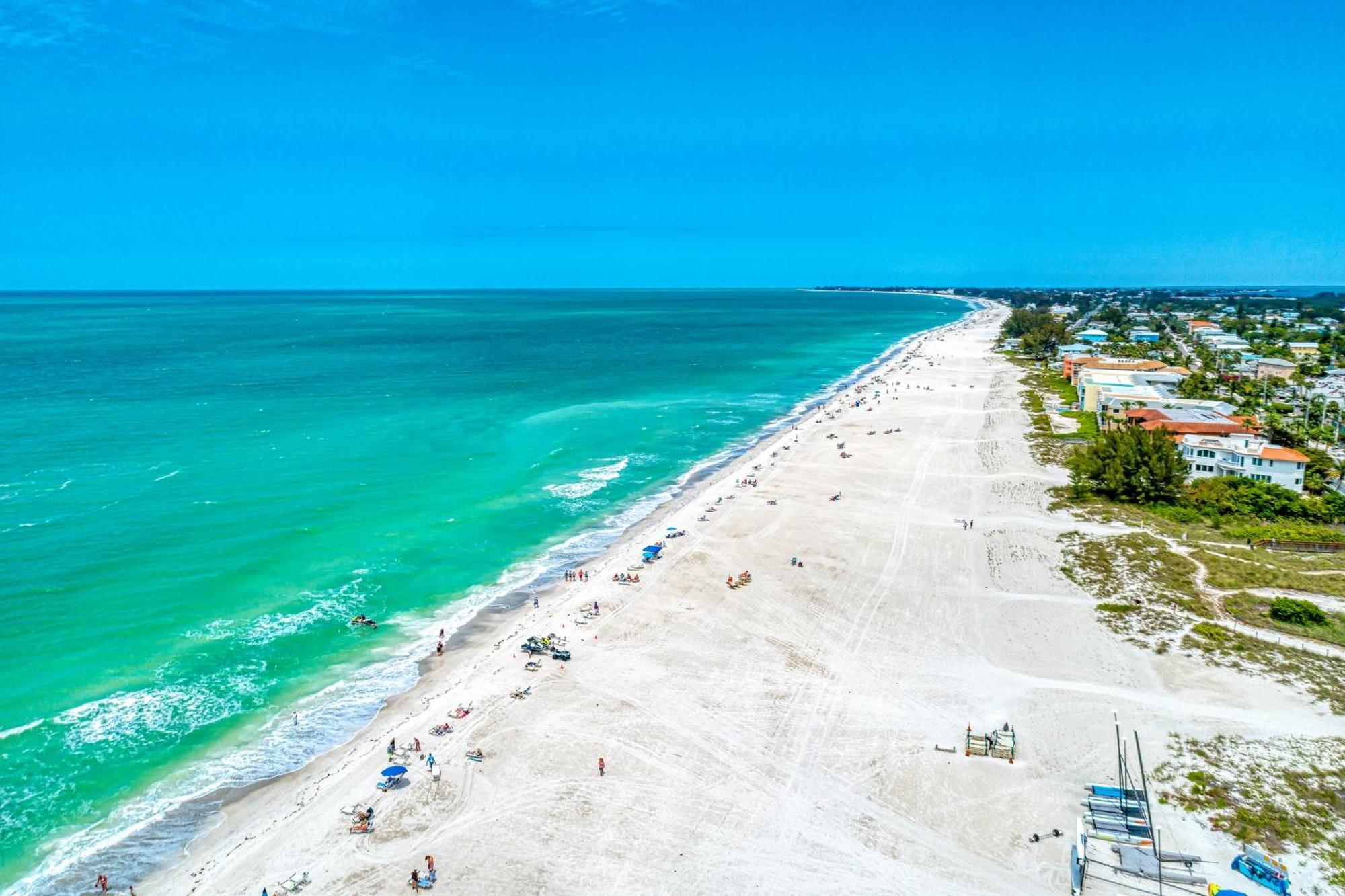 Anna Maria Island Runaway Tropical Dream-One Minute Walk To The Beach-Heated Pool Брадентон-Бич Экстерьер фото