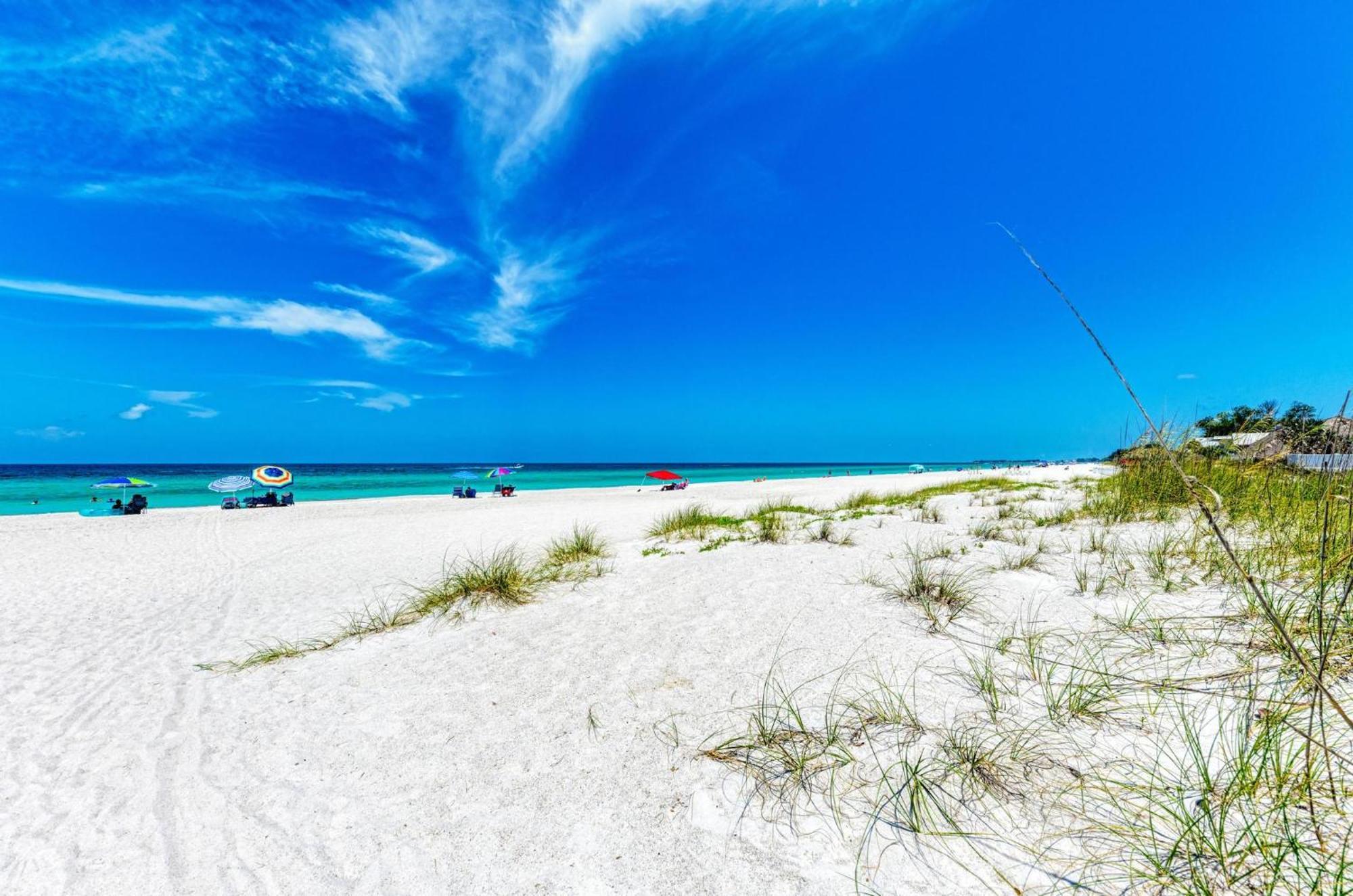 Anna Maria Island Runaway Tropical Dream-One Minute Walk To The Beach-Heated Pool Брадентон-Бич Экстерьер фото