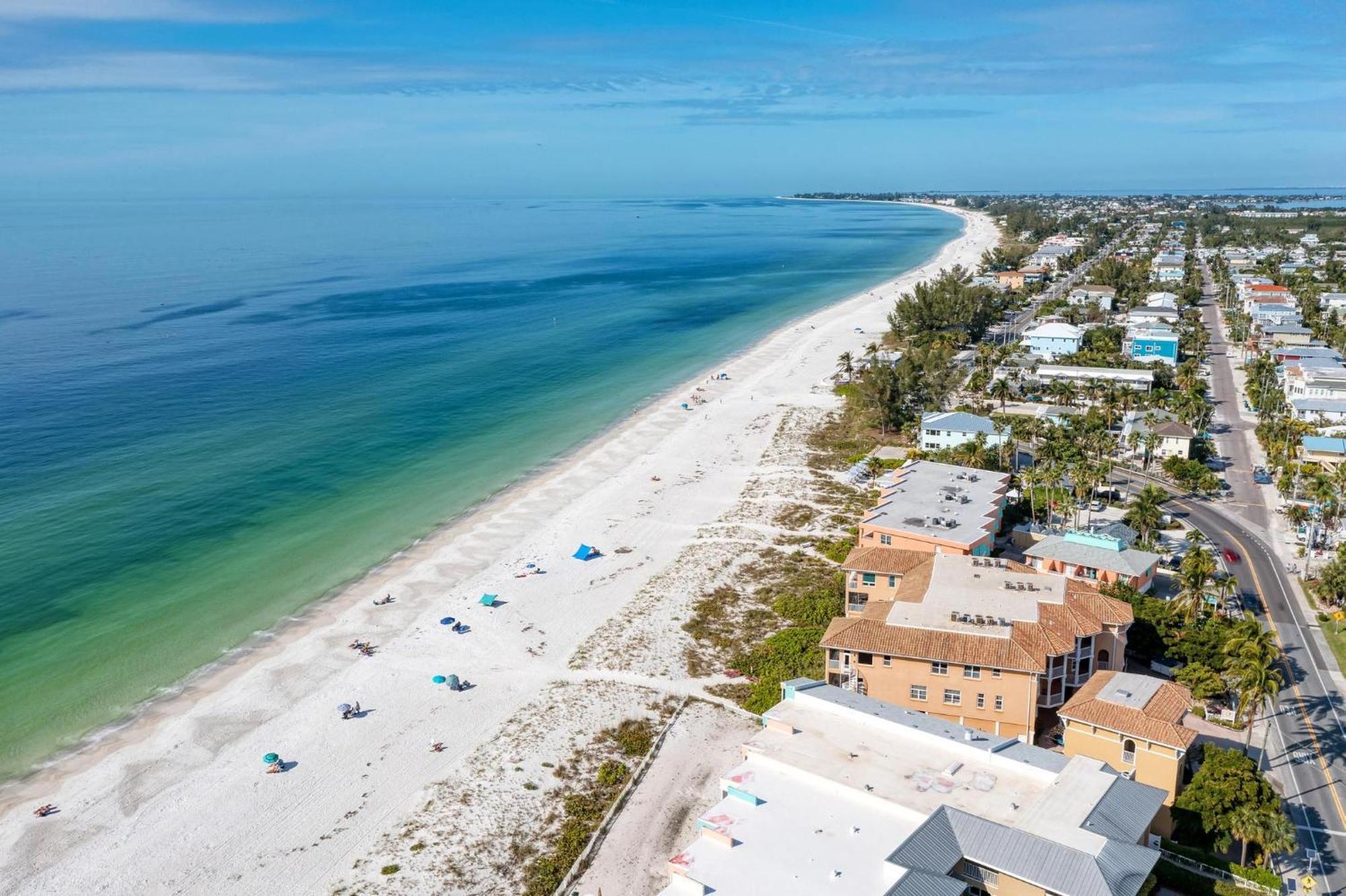 Anna Maria Island Runaway Tropical Dream-One Minute Walk To The Beach-Heated Pool Брадентон-Бич Экстерьер фото