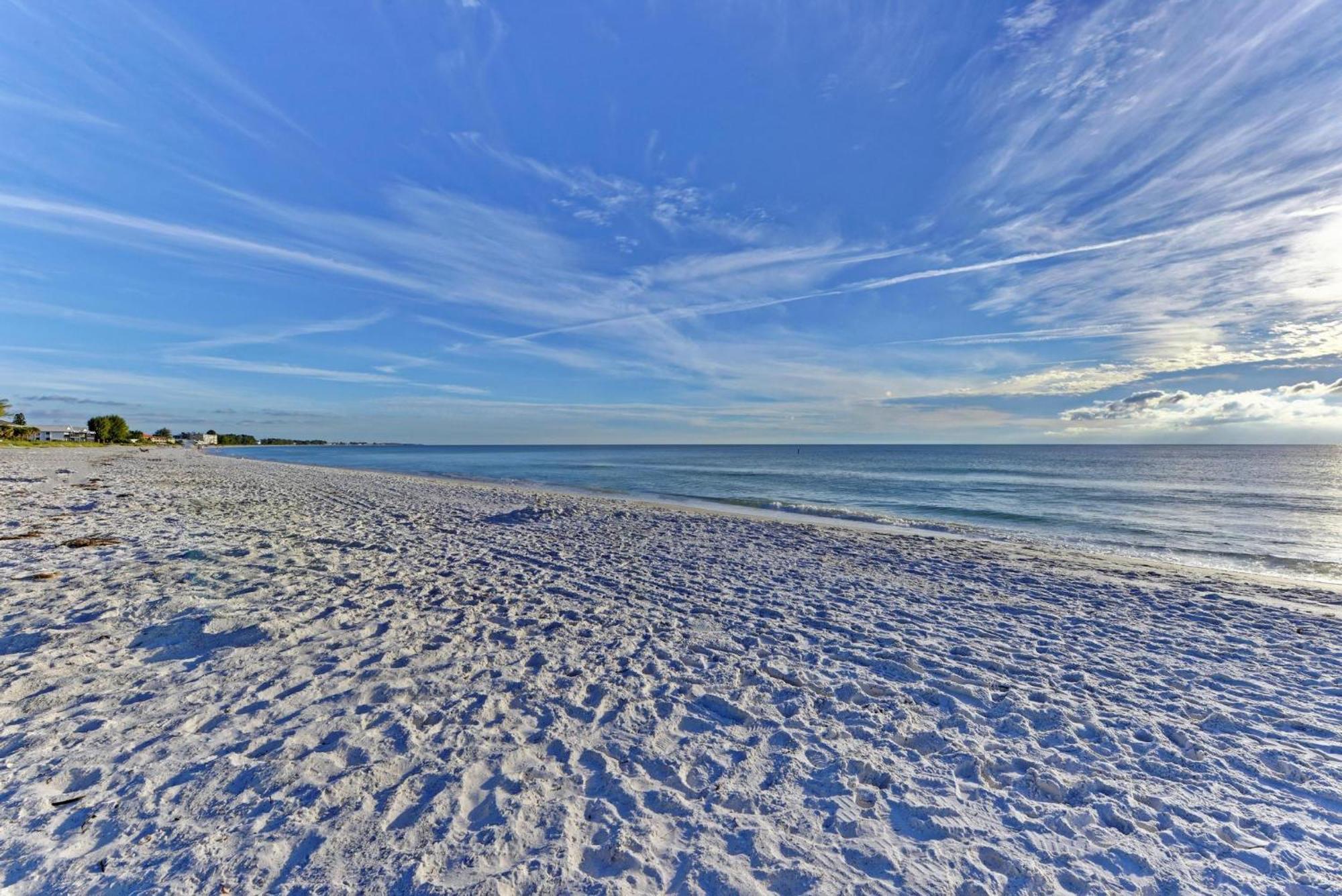 Anna Maria Island Runaway Tropical Dream-One Minute Walk To The Beach-Heated Pool Брадентон-Бич Экстерьер фото